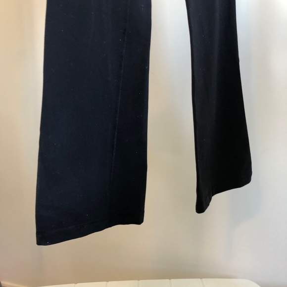 Black Reversible Lululemon Groove Pant Flare - Picture 5 of 6
